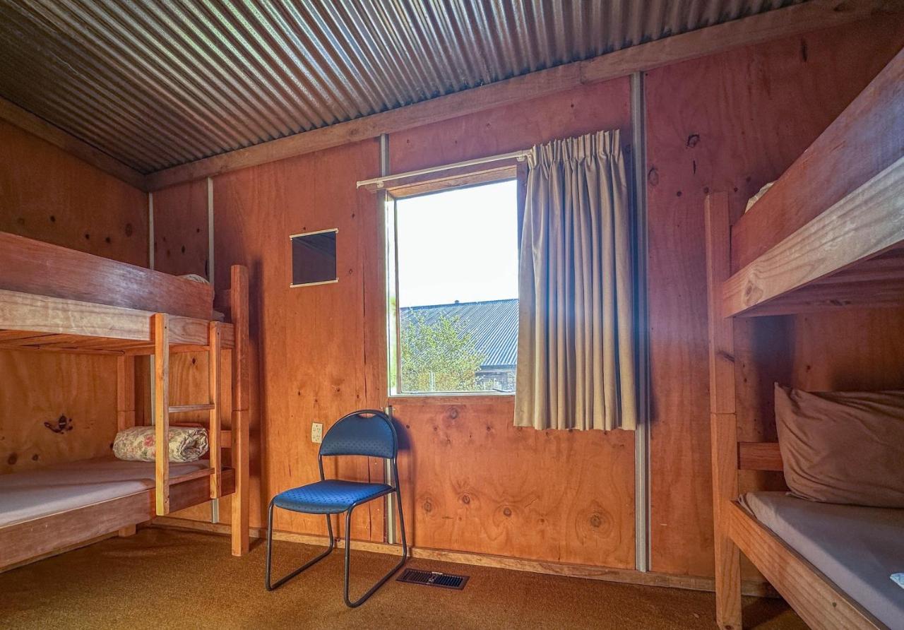 Hostel The Crossing & Backpackers *