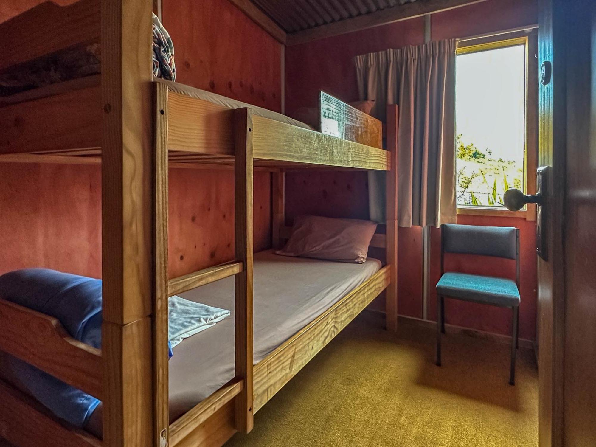 Hostel The Crossing & Backpackers *