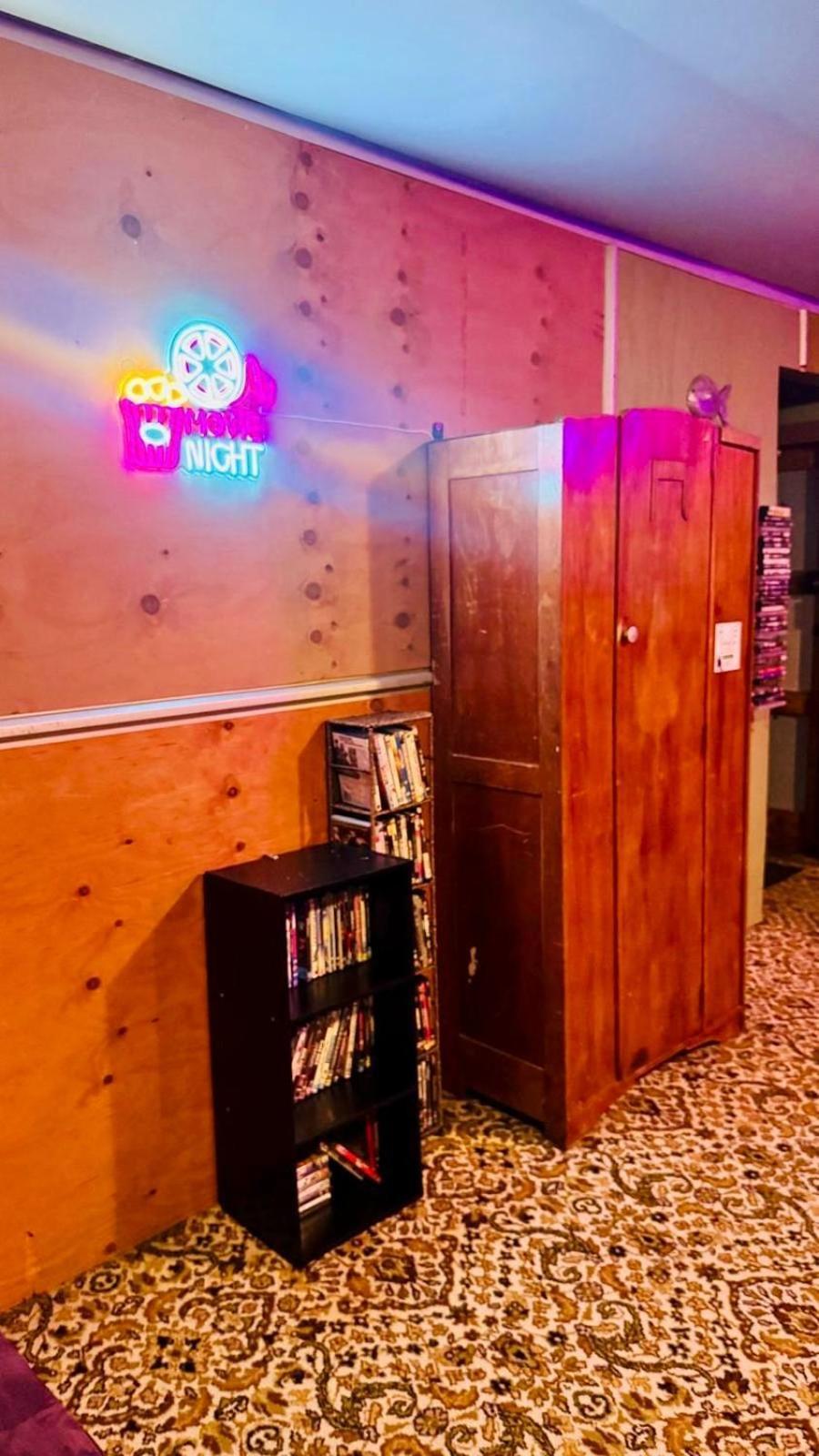 Hostel The Crossing & Backpackers *